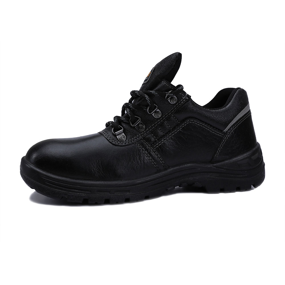 Safety shoes for men - Woodland